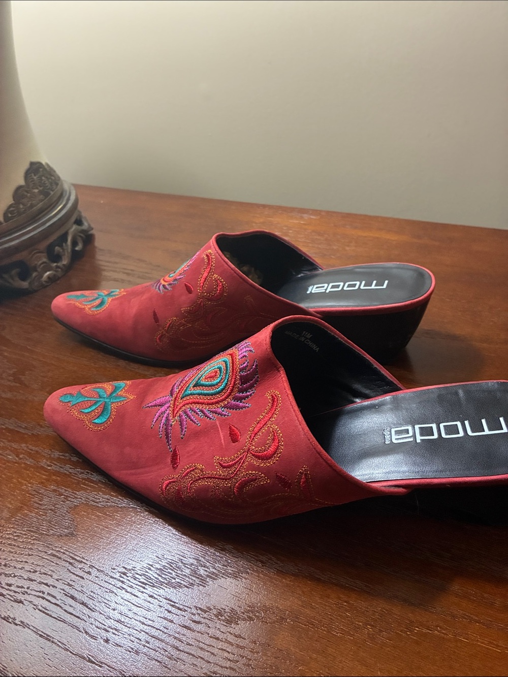 Moda Red Embroidered Slip-On Mules - Picture 4 of 5